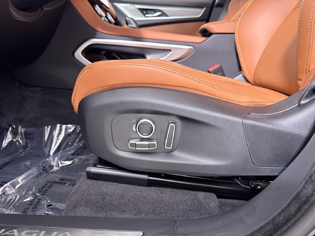 2026 Jaguar F-Pace R-Dynamic S - Photo 12