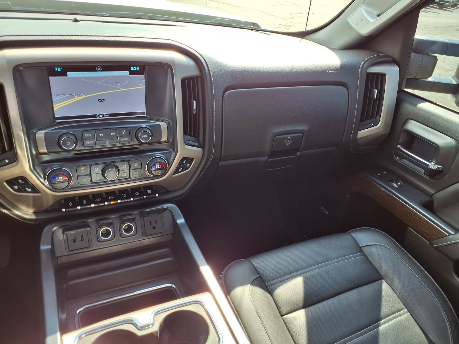 Used 2017 QUICKSILVER METALLIC GMC Denali image 7