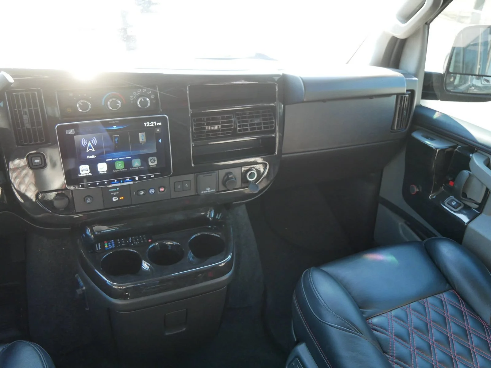 Used 2025 Onyx Black GMC Work Van image 29
