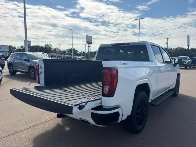 Used 2022 SUMMIT WHITE GMC Elevation image 6