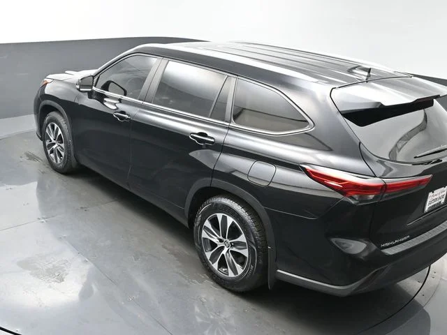 Used 2023 Black Toyota XLE image 43