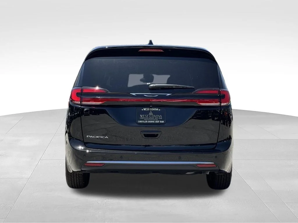New 2027 Diamond Black Crystal Pearl-Coat Exterior Paint Chrysler Select image 9