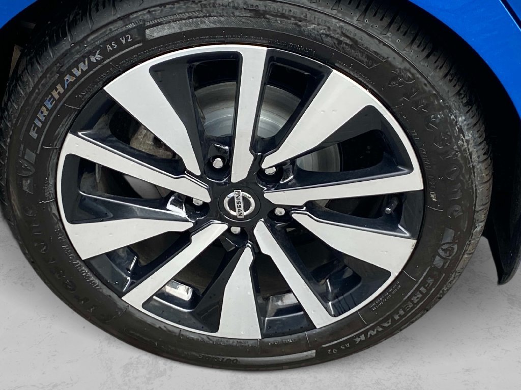 Used 2021 Blue Nissan SV image 28