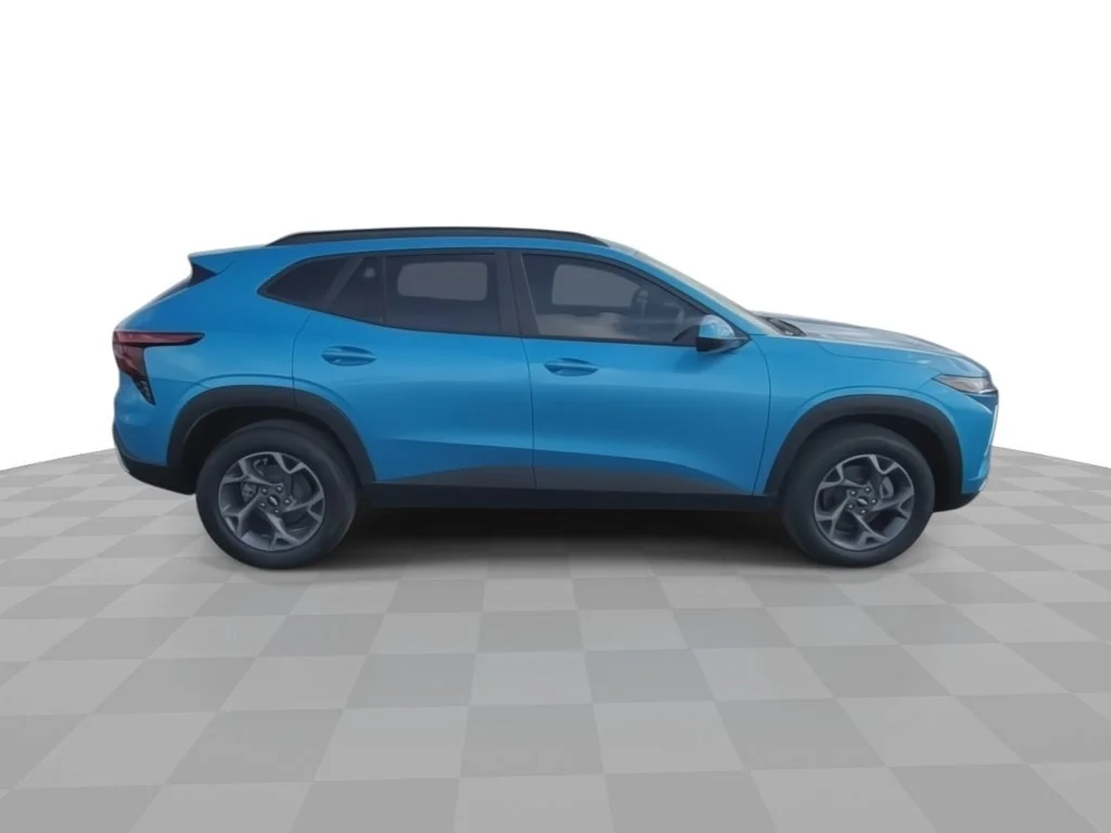 2026 Chevrolet Trax LT - Photo 9