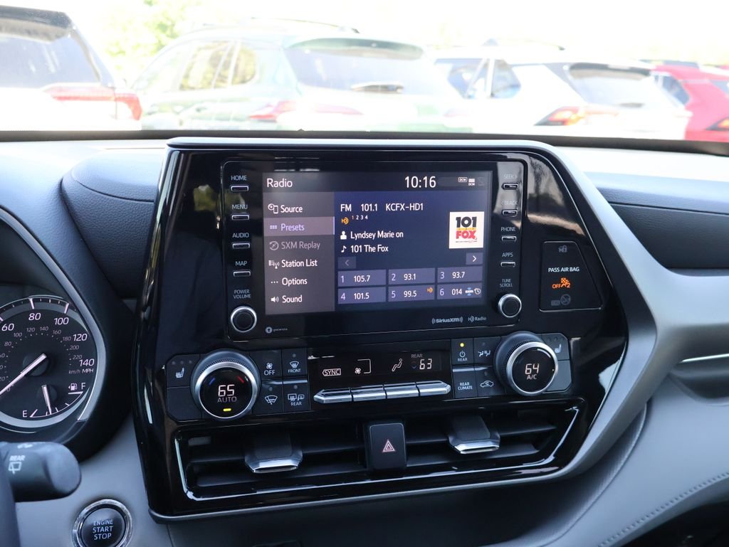 Used 2022 Silver Toyota XLE image 21