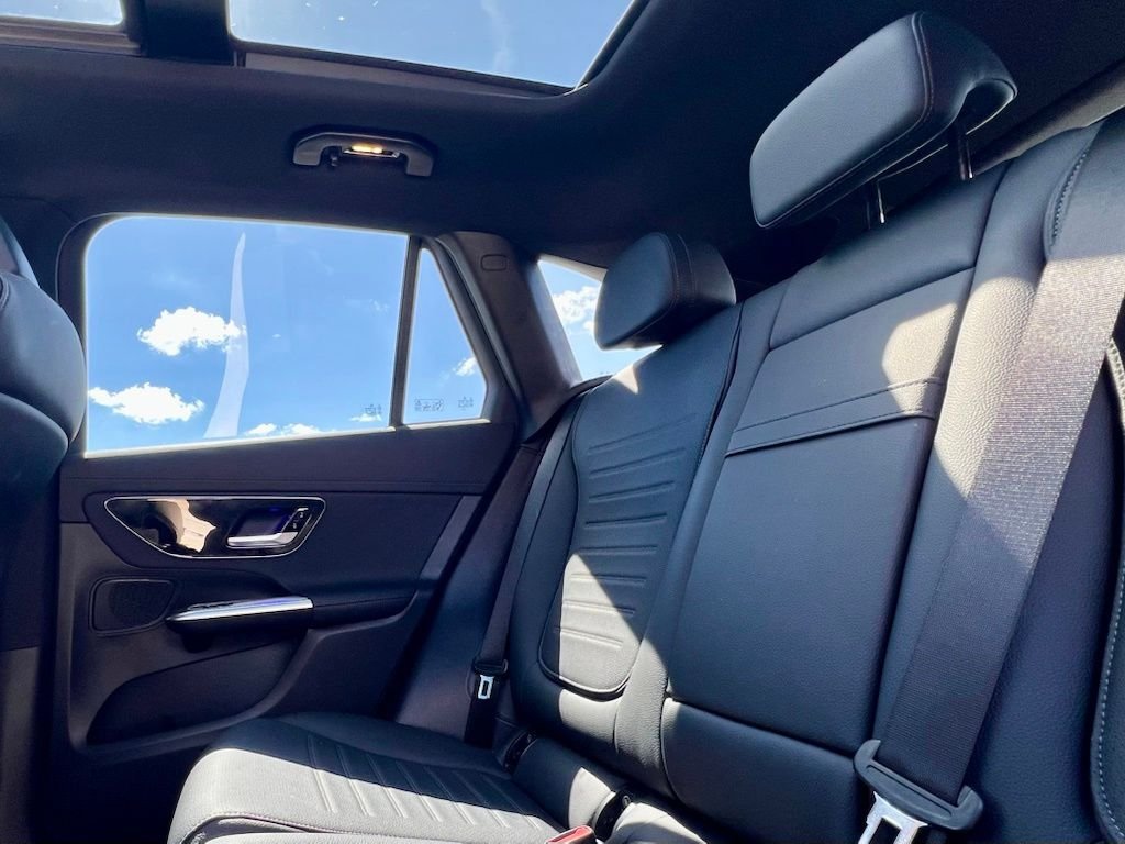 Certified Used 2026  Mercedes-Benz GLC 300 image 12