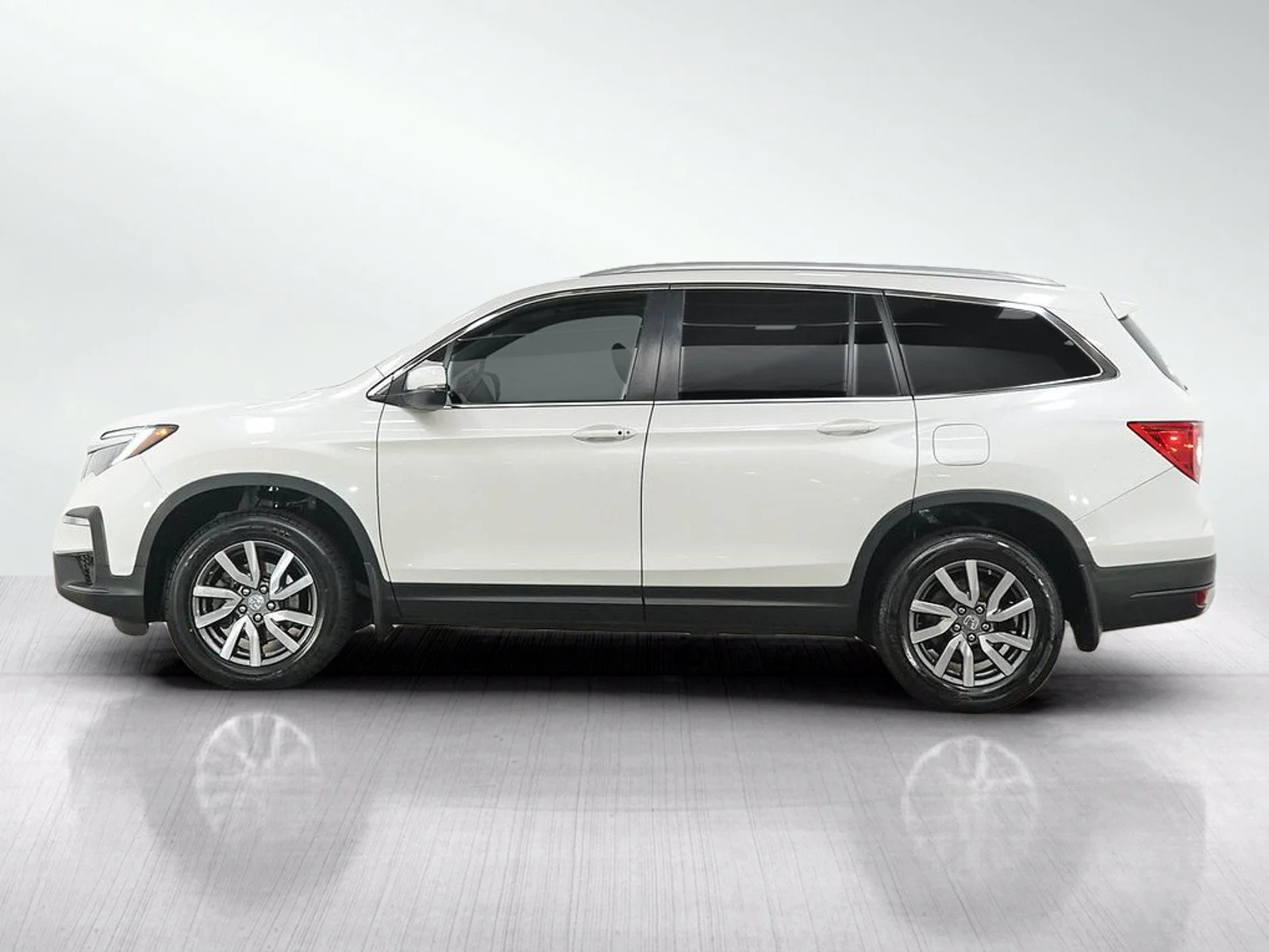 Used 2022 Honda Pilot EX-L with VIN 5FNYF6H71NB501381 for sale in Burnsville, Minnesota