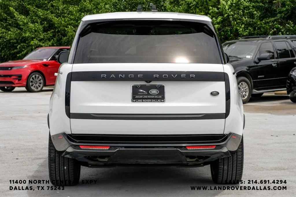 Certified Used 2023 Fuji White Land Rover SE image 7