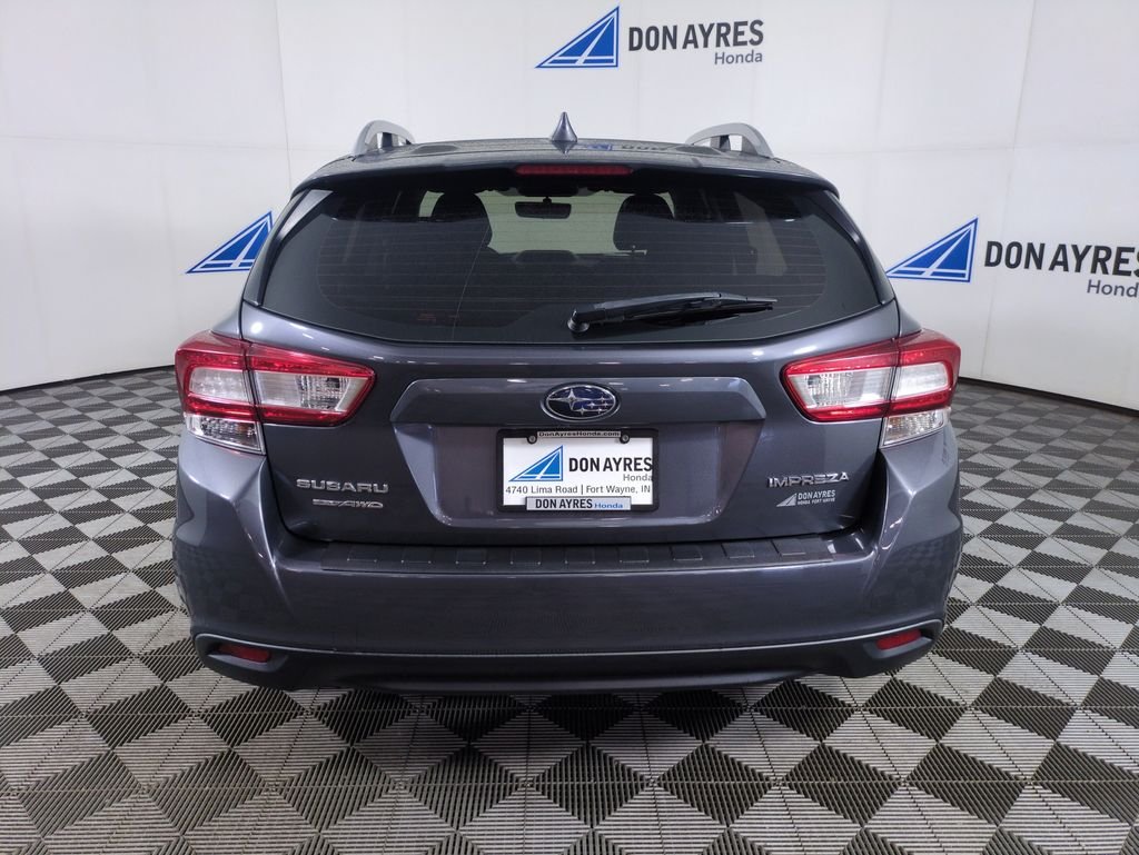 Used 2019 Gray Metallic Subaru 2.0i Premium image 4