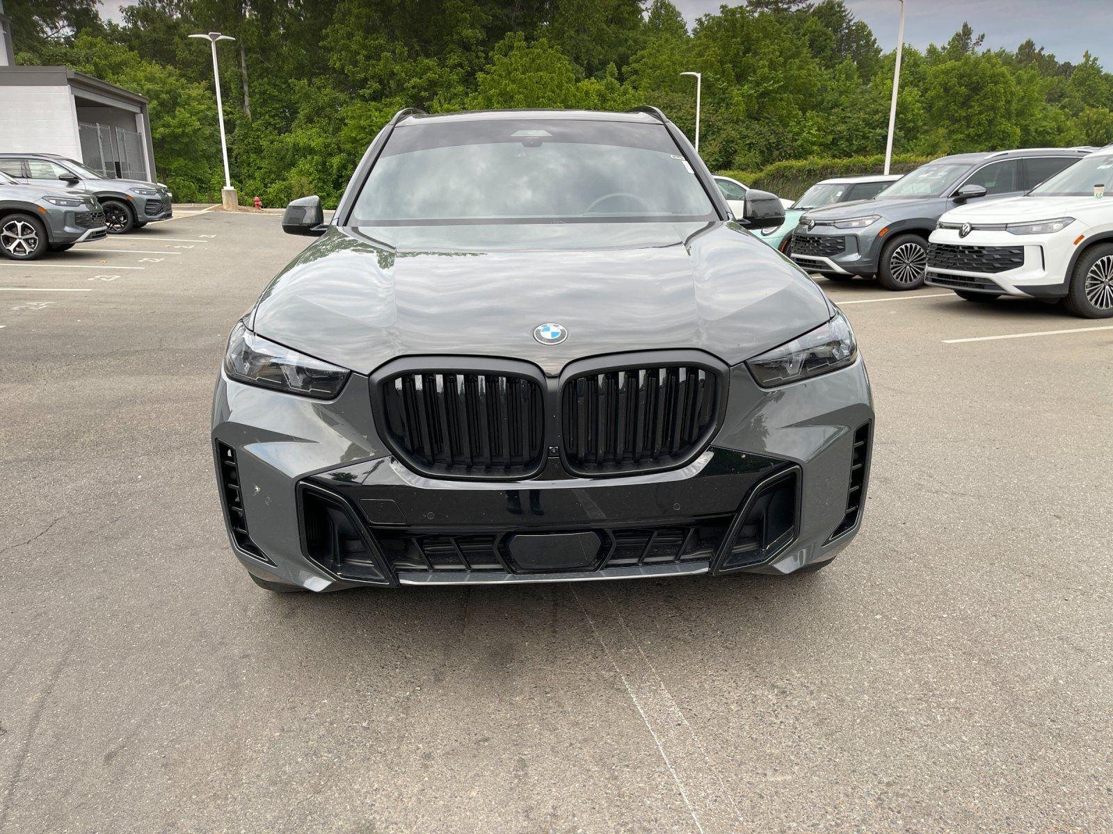 Used 2026 Dravit Grey Metallic BMW xDrive40i image 8