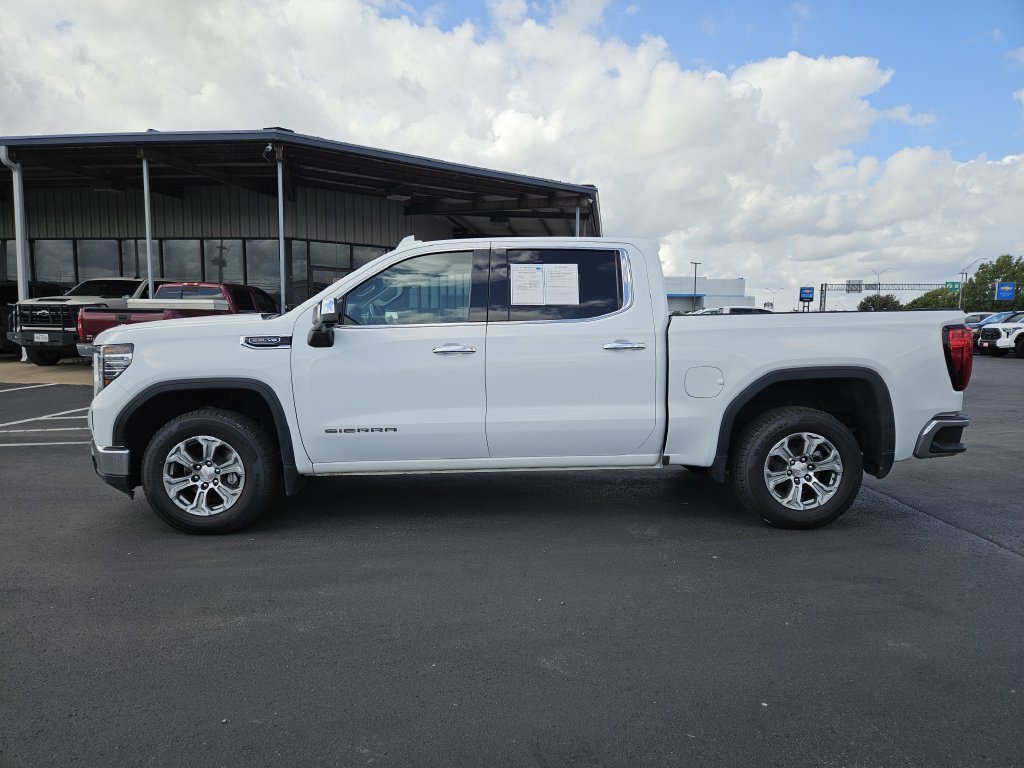 Used 2025 White GMC SLT image 4