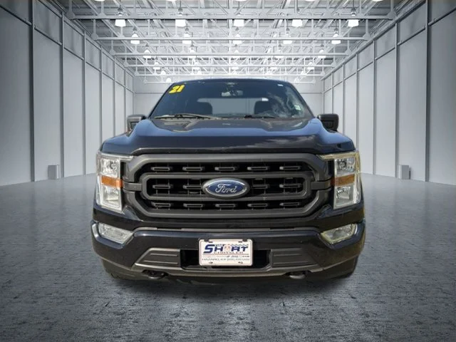 Used 2021 Black Ford XLT image 9
