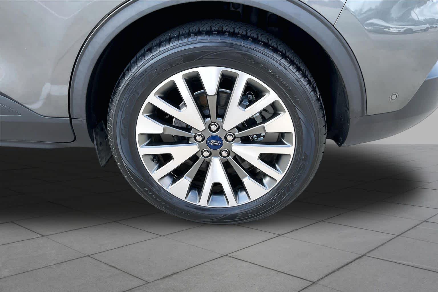 Used 2020 Magnetic Metallic Ford Titanium Hybrid image 10