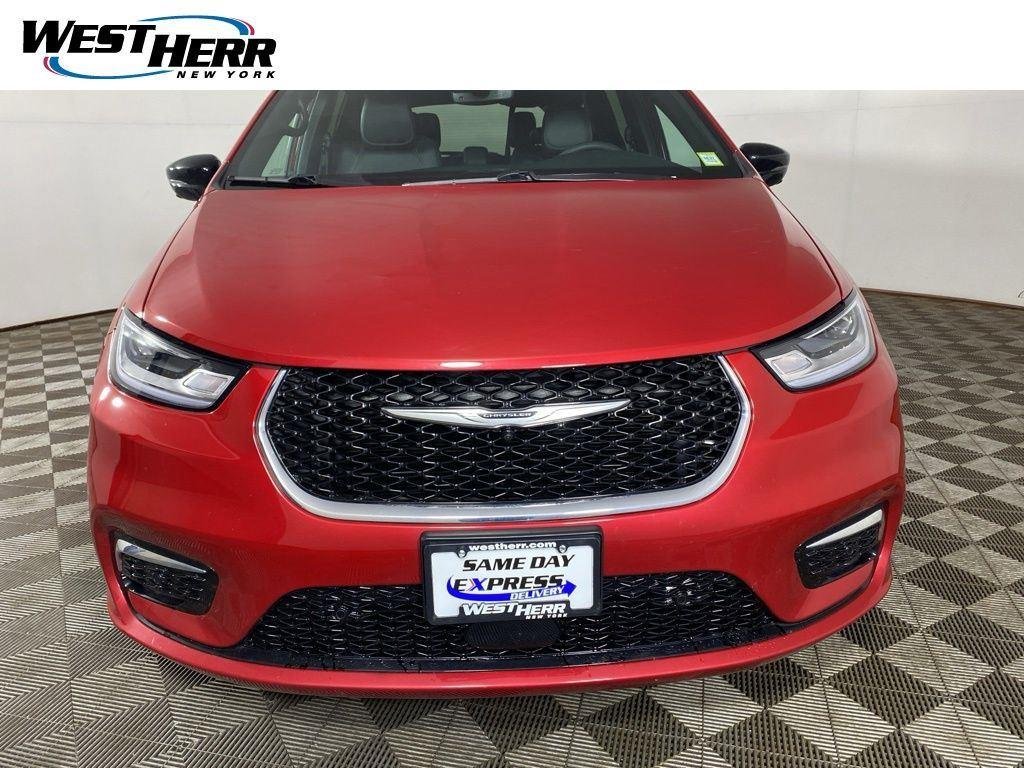 Used 2026 Red Hot Pearlcoat Chrysler Select AWD image 24