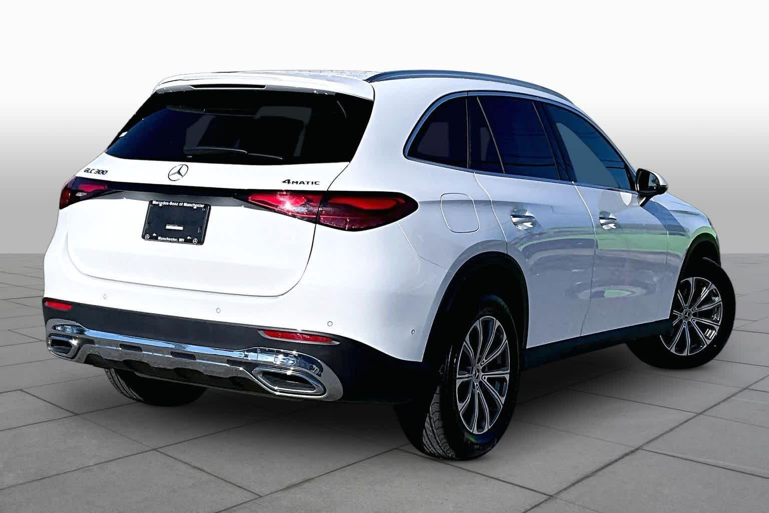 New 2026 Polar White Mercedes-Benz GLC 300 image 13