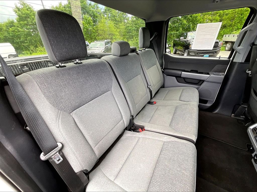 Used 2024 Oxford White Ford XLT image 15