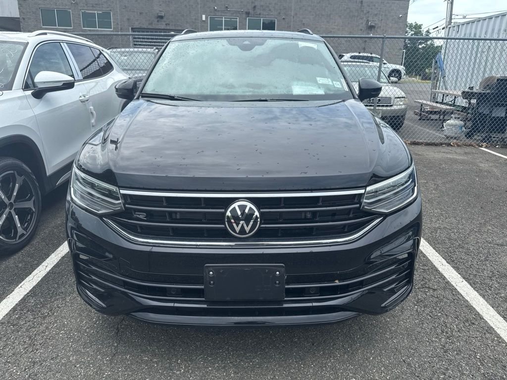 Used 2024 Black Volkswagen 2.0T SE R-Line Black image 2
