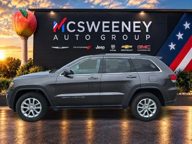 Used 2021 Gray Jeep Laredo E image 2
