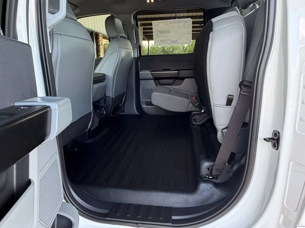 New 2026 Oxford White Ford XL image 12