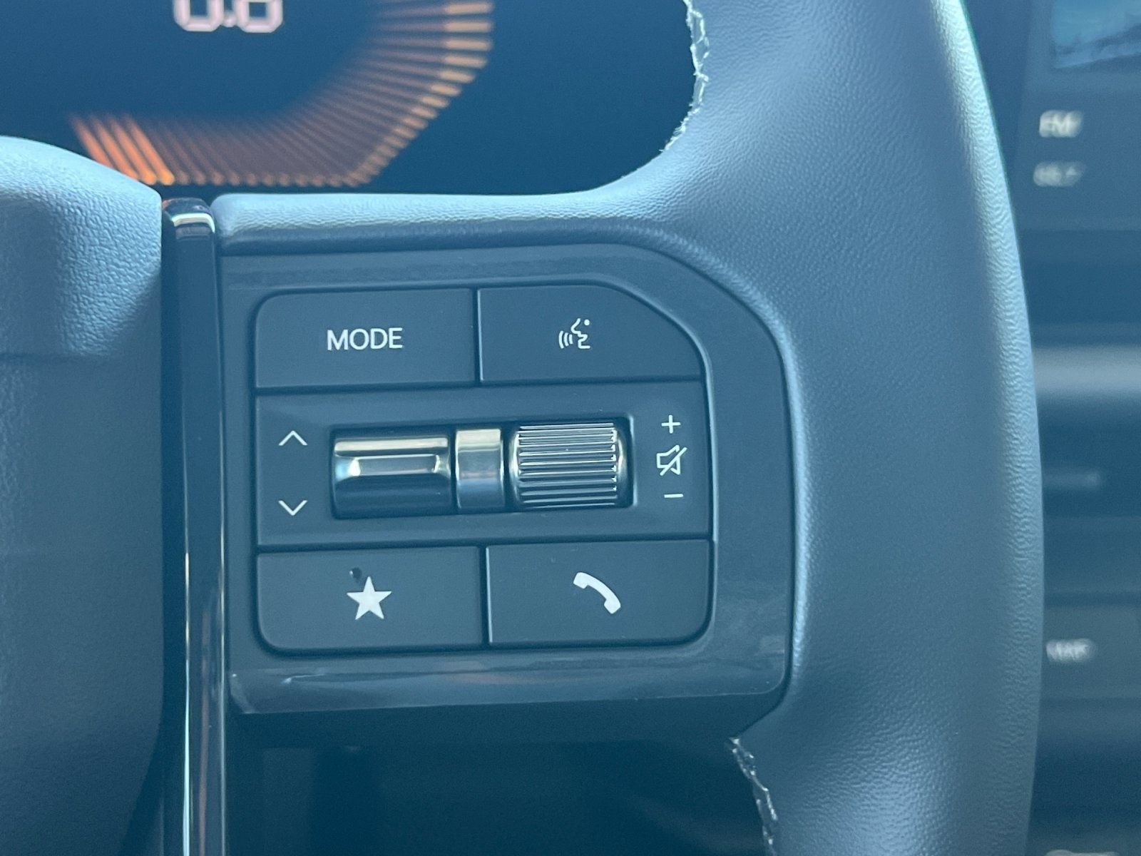 New 2027 Snow White Pearl Kia LX image 26