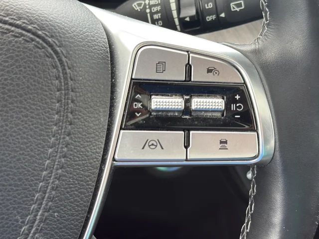 Used 2023 Black Kia EX image 19