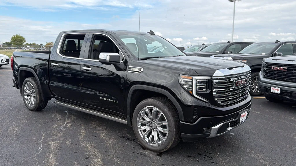 2026 GMC Sierra 1500 Denali - Photo 2