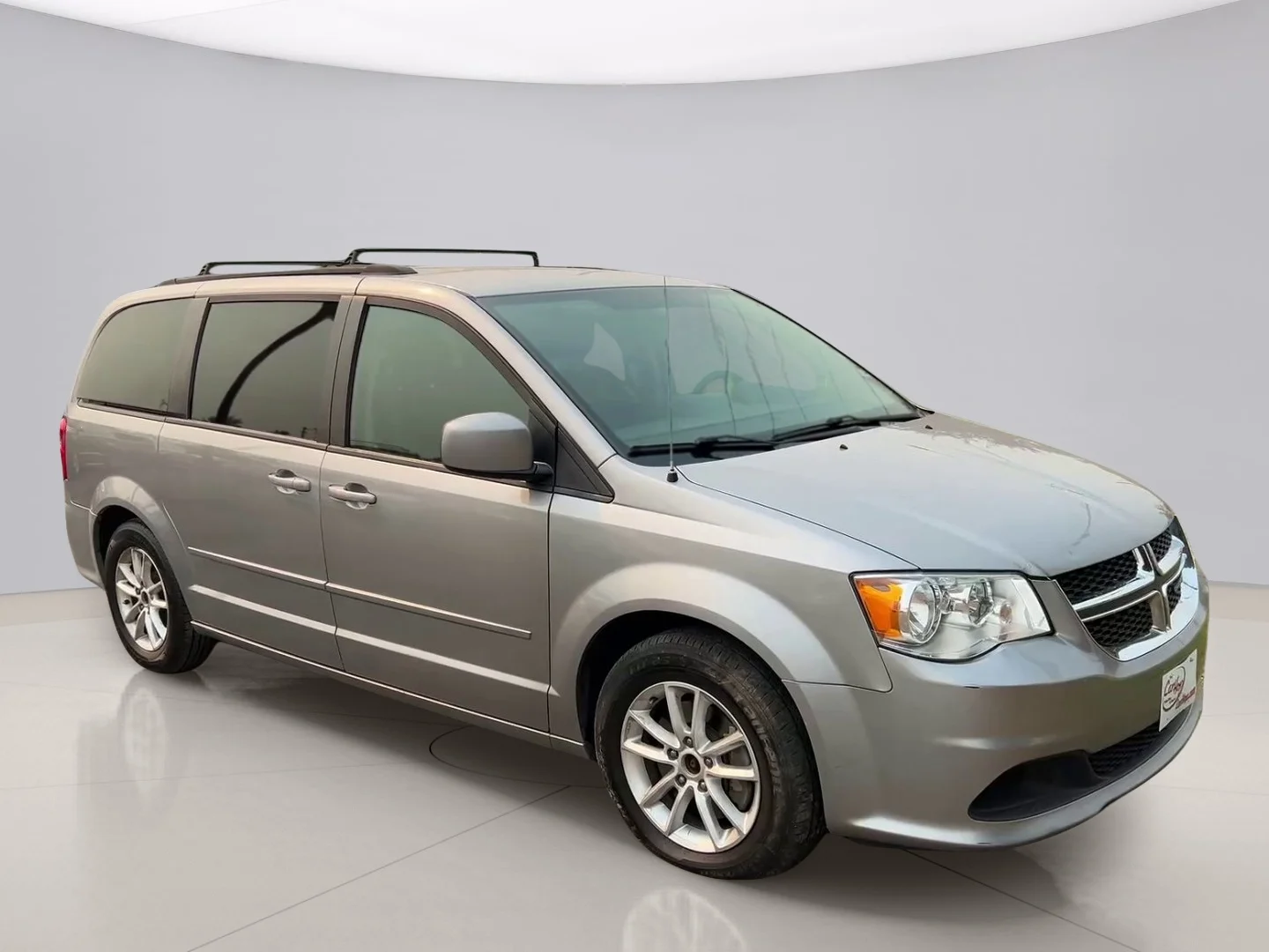 Used 2016 Silver Dodge SXT image 7