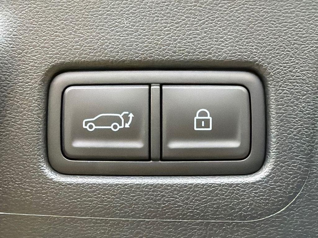 New 2026 Silver Hyundai SE image 19