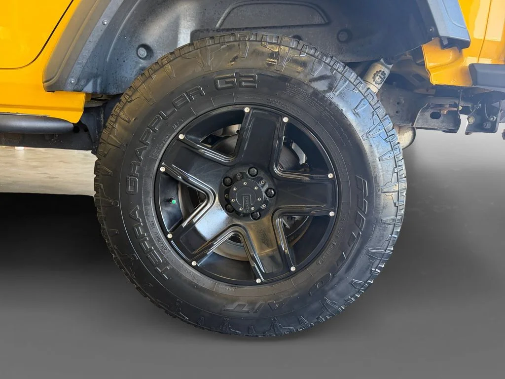 Used 2019 Yellow Jeep Unlimited Sport S image 17