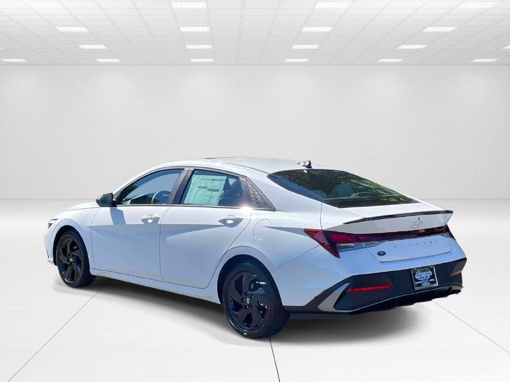 New 2026 White Hyundai SEL Sport Plus image 4
