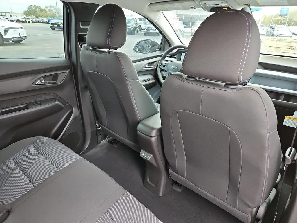 New 2027 Summit White Chevrolet LT image 12