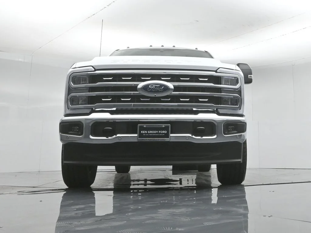 New 2026 Oxford White Ford Lariat image 47