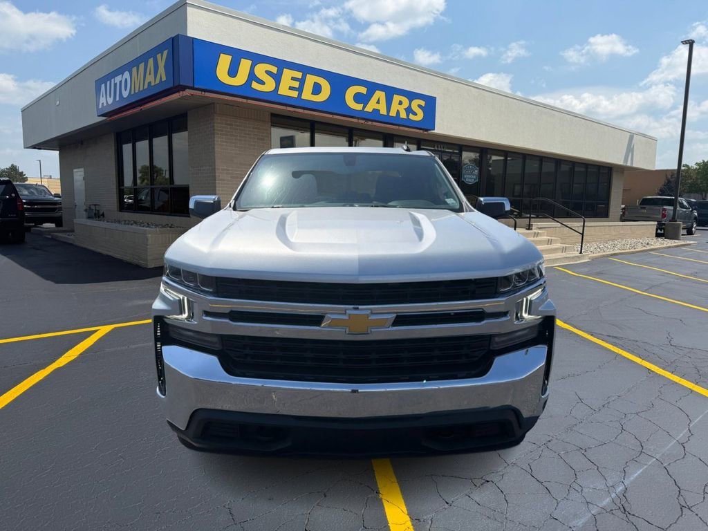 Used 2022 Silver Ice Metallic Chevrolet LT image 3