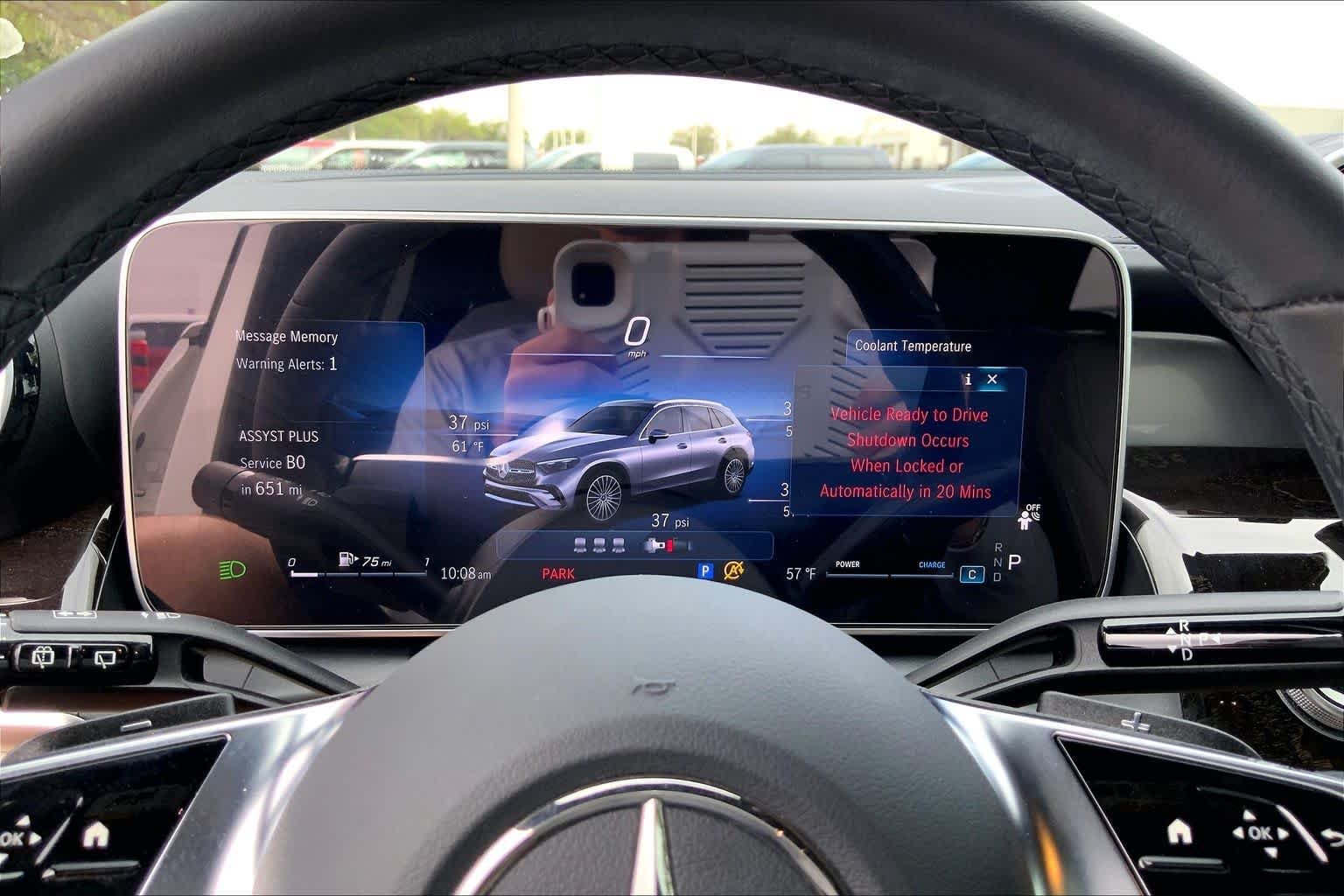 Used 2025 Polar White Mercedes-Benz GLC 300 image 26
