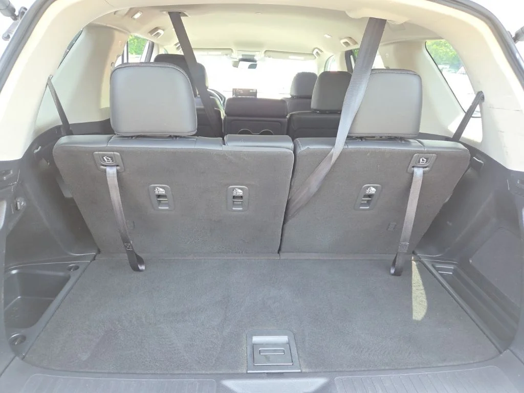 Used 2023 White Honda EX-L image 13