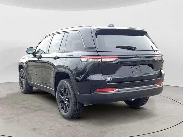New 2026 Diamond Black Jeep LAREDO ALTITUDE 4X4 image 3