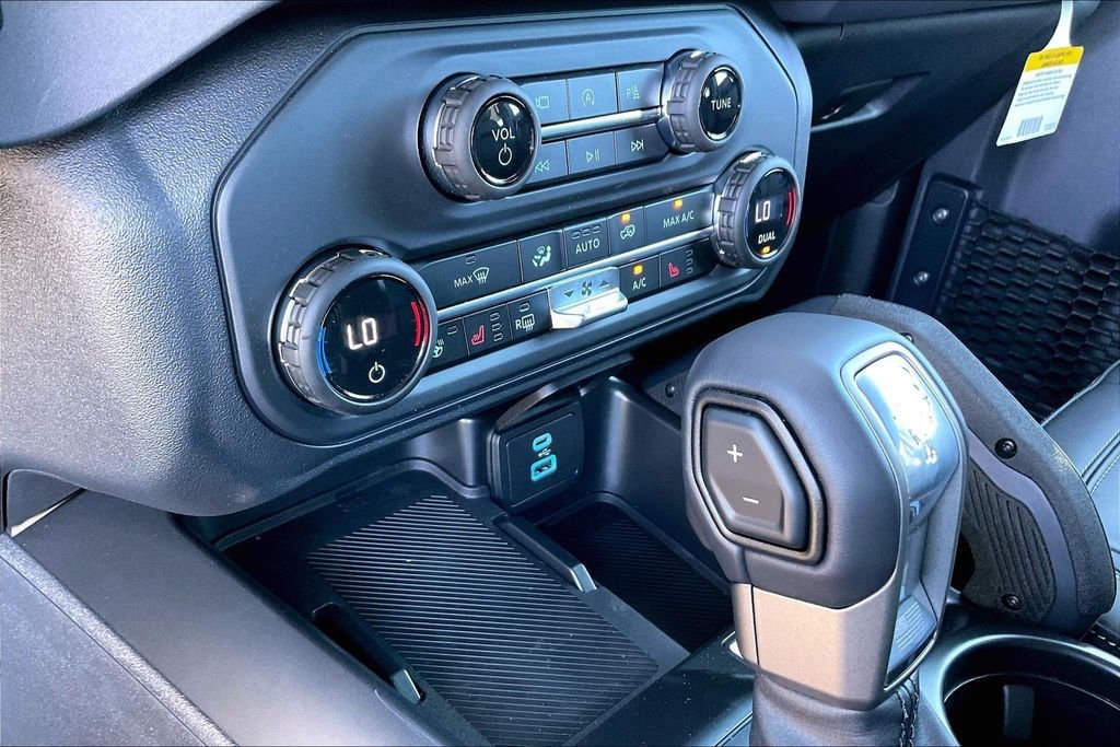 New 2025 Ford Bronco Badlands 4D Sport Utility