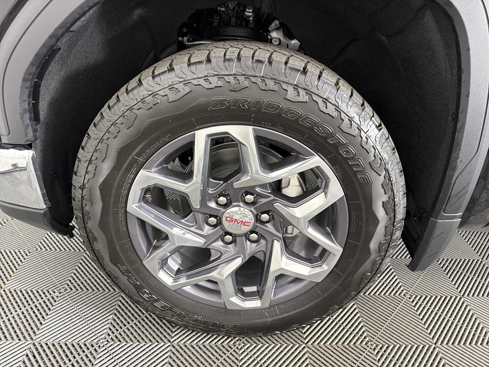 New 2026 Onyx Black GMC SLT image 9