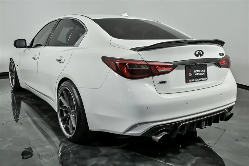 Used 2018 Majestic White INFINITI 3.0T Sport image 7