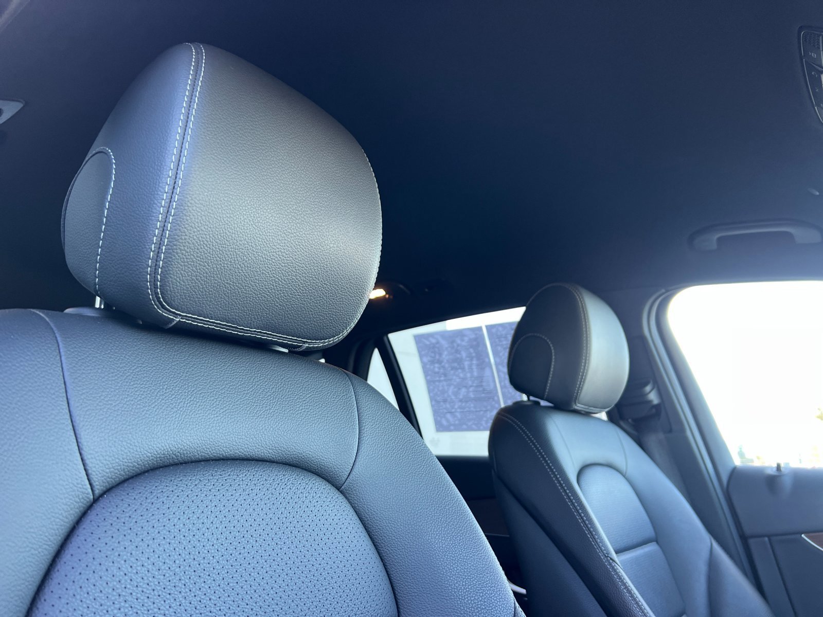 Used 2022 White Mercedes-Benz GLC 300 image 16