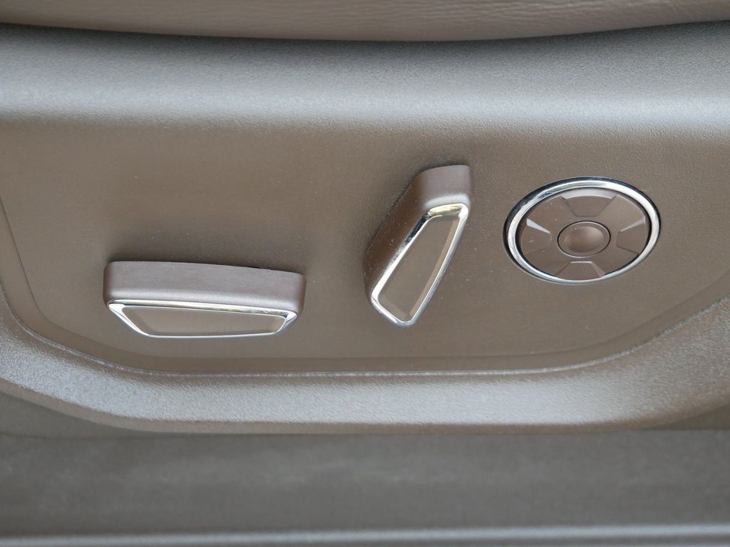 Used 2022 Black Ford King Ranch image 15