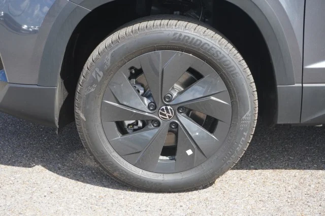 New 2027 Platinum Gray Metallic Volkswagen 1.5T S image 14