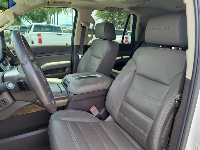 2019 GMC Yukon Denali - Photo 25
