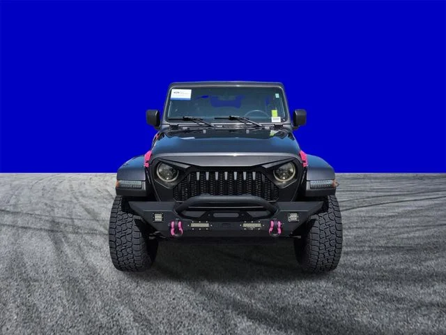 Certified Used 2019 Granite Crystal Clearcoat Metallic Jeep Unlimited Sahara Altitude image 9