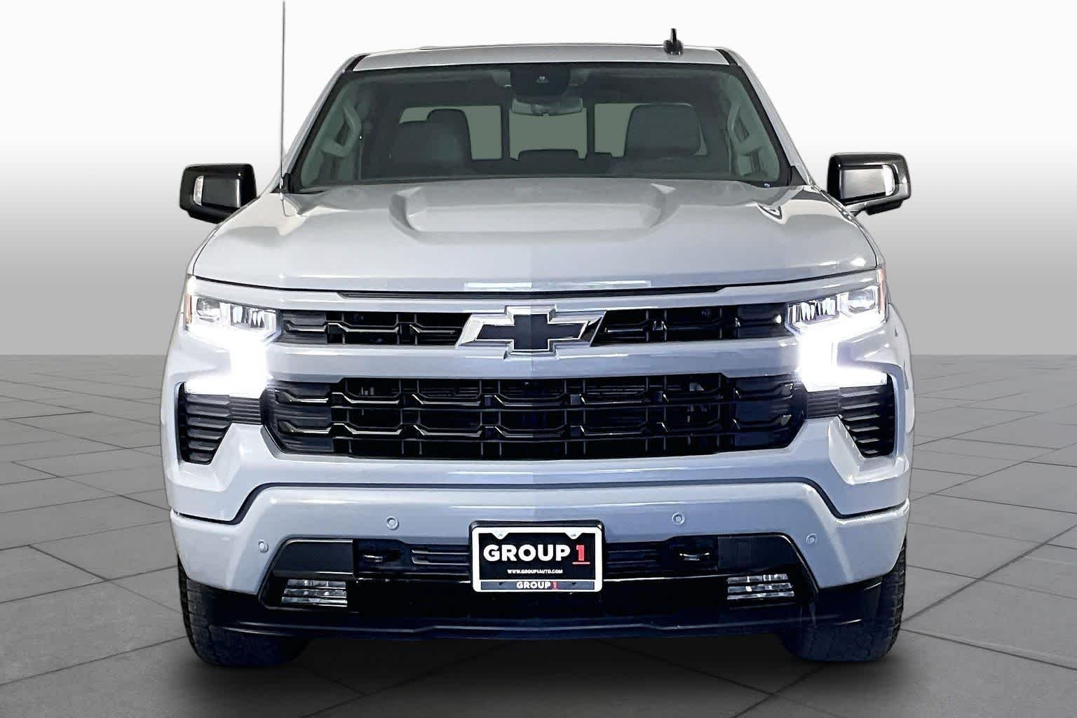 Used 2025 Slate Gray Metallic Chevrolet RST image 4