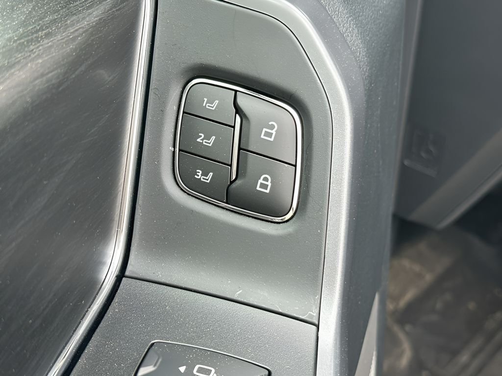 New 2025 Star White Metallic Tri-Coat Ford Lariat® image 13