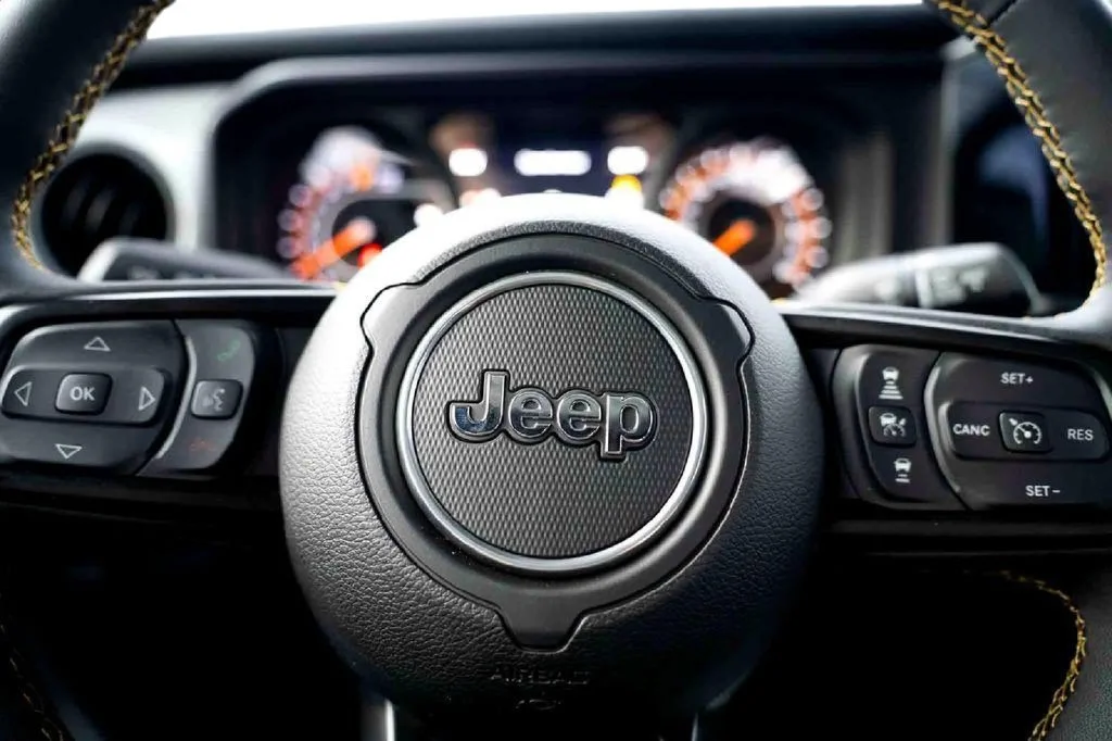 New 2024 White Jeep Sport S image 12