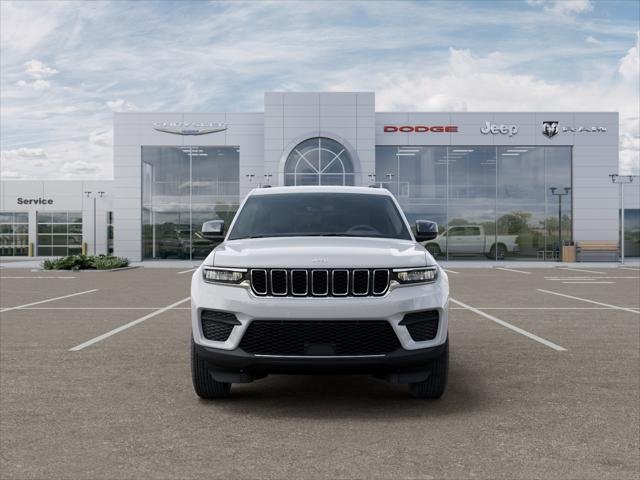 New 2026 Bright White Clear-Coat Exterior Paint Jeep Laredo 4x4 image 32