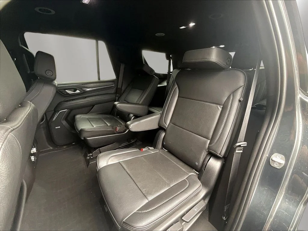 Used 2021 Hunter Green GMC Denali image 21
