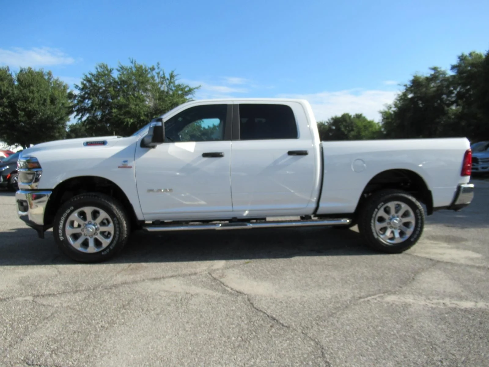 New 2026 Bright White Clear-Coat Exterior Paint RAM Big Horn image 4